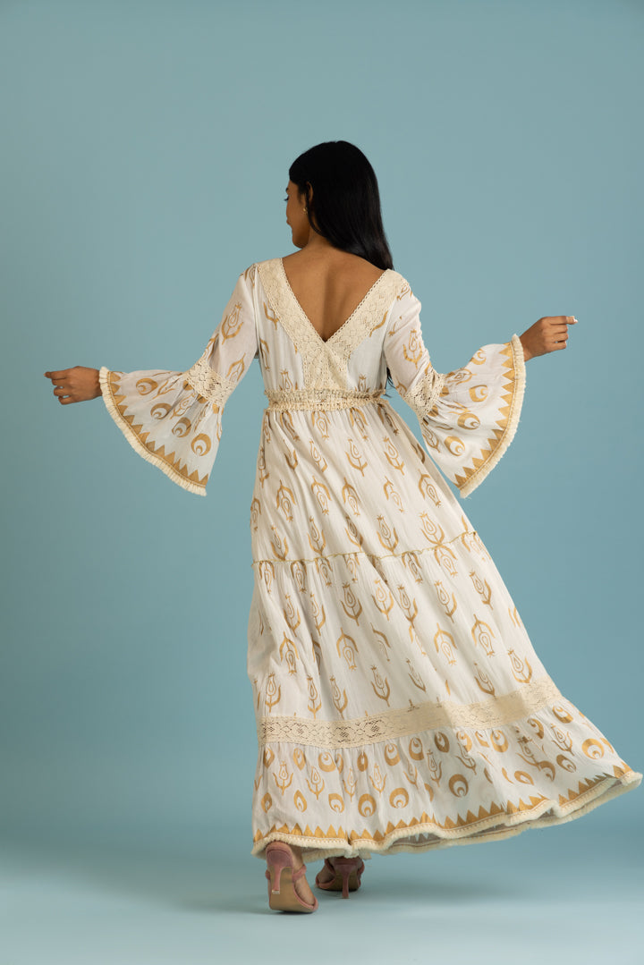 Ellsa Boho Flare-Sleeved Maxi